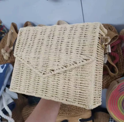 Дамска плажна чанта от естествен ратан