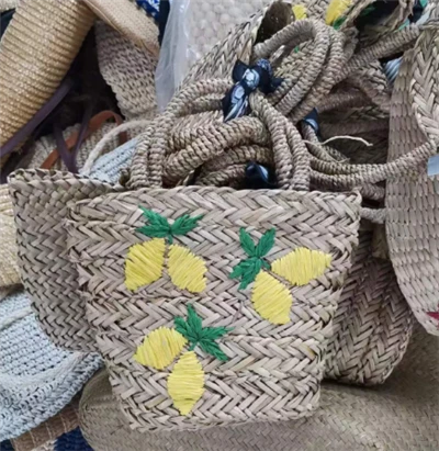 Малка бродерия слама чанта