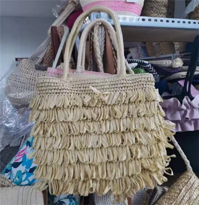 Ръчно изтъкани чанти за слама